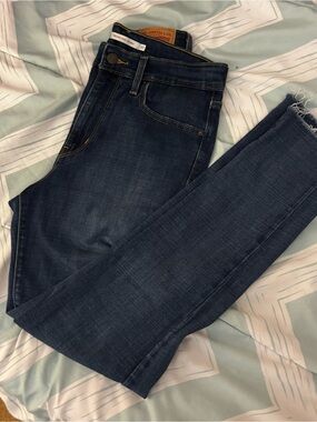Levi's High Rise Skinny Indigo Blue Frayed Hem Skinny Jeans